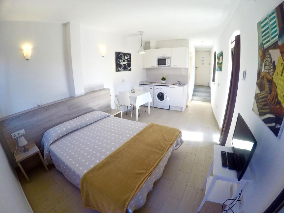 Apartaments Fonda Comerc Torroella De Montgri Exterior photo